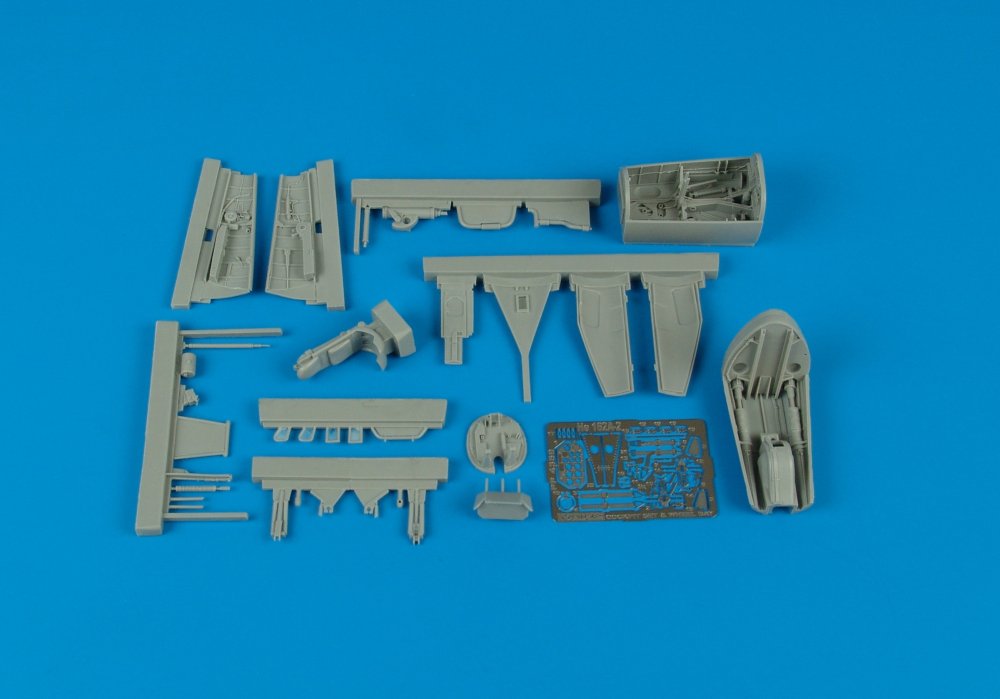 1/48 He 162A cockpit set and wheel bay  (TAM)