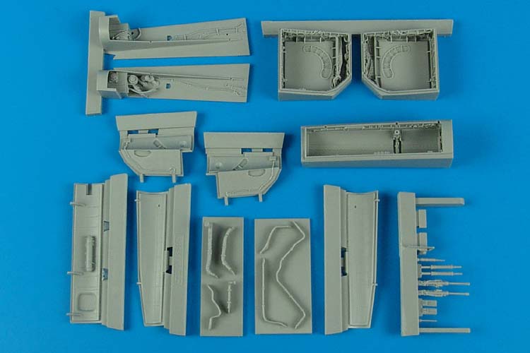 1/48 Su-27 Flanker B wheel bay  (ACAD)